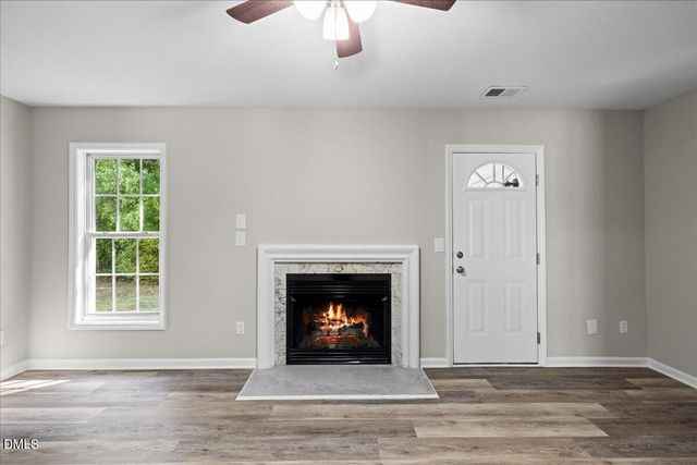 4721 Tanglewood Oaks Street, Raleigh, NC 27610