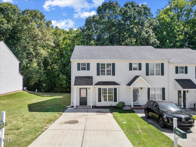 4721 Tanglewood Oaks Street, Raleigh, NC 27610