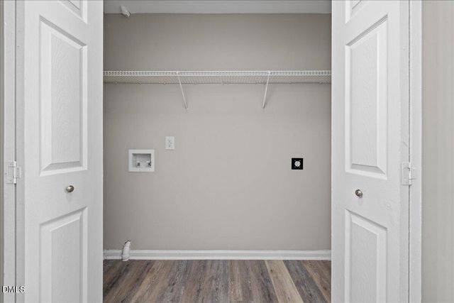 4721 Tanglewood Oaks Street, Raleigh, NC 27610