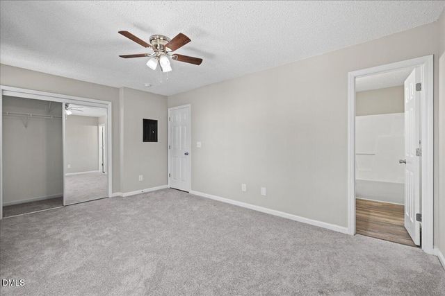 4721 Tanglewood Oaks Street, Raleigh, NC 27610
