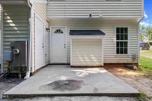4721 Tanglewood Oaks Street, Raleigh, NC 27610
