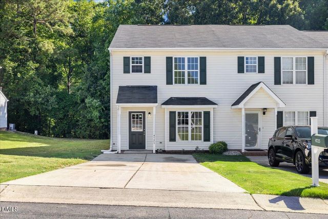 4721 Tanglewood Oaks Street, Raleigh, NC 27610