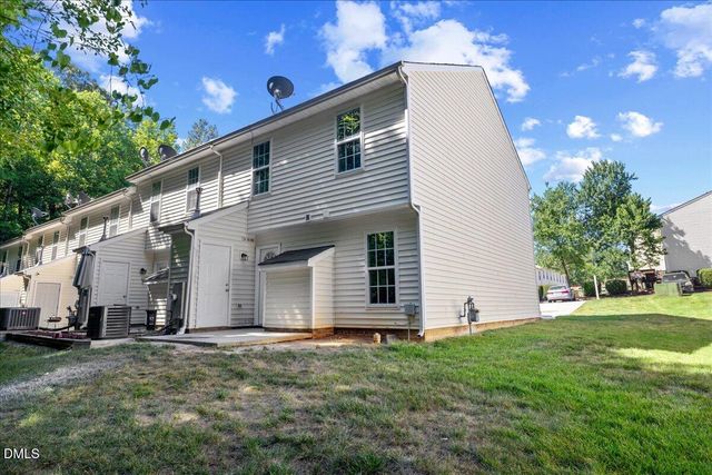 4721 Tanglewood Oaks Street, Raleigh, NC 27610