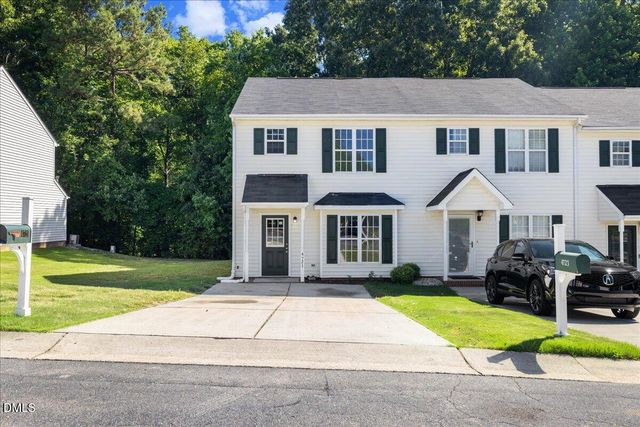 4721 Tanglewood Oaks Street, Raleigh, NC 27610