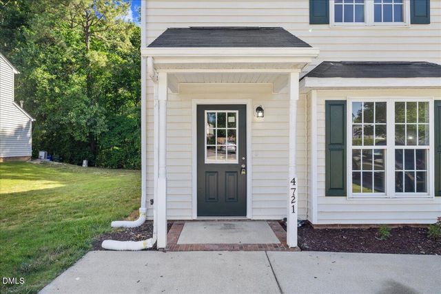 4721 Tanglewood Oaks Street, Raleigh, NC 27610