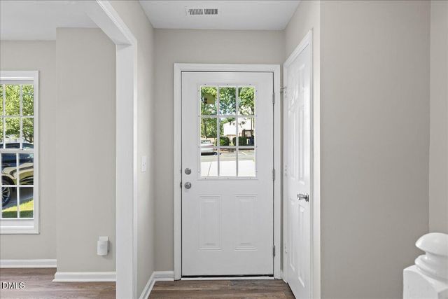4721 Tanglewood Oaks Street, Raleigh, NC 27610