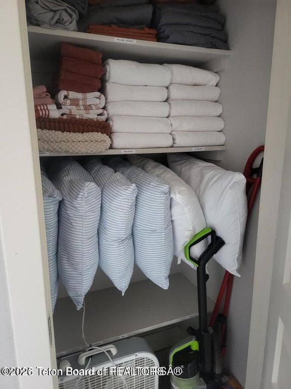 360 WOODEN SPUR Drive, Alpine, WY 83128 photo 11