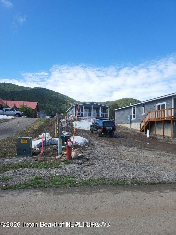 360 WOODEN SPUR Drive, Alpine, WY 83128 photo 14