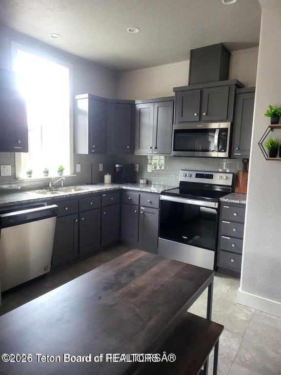 360 WOODEN SPUR Drive, Alpine, WY 83128 photo 28