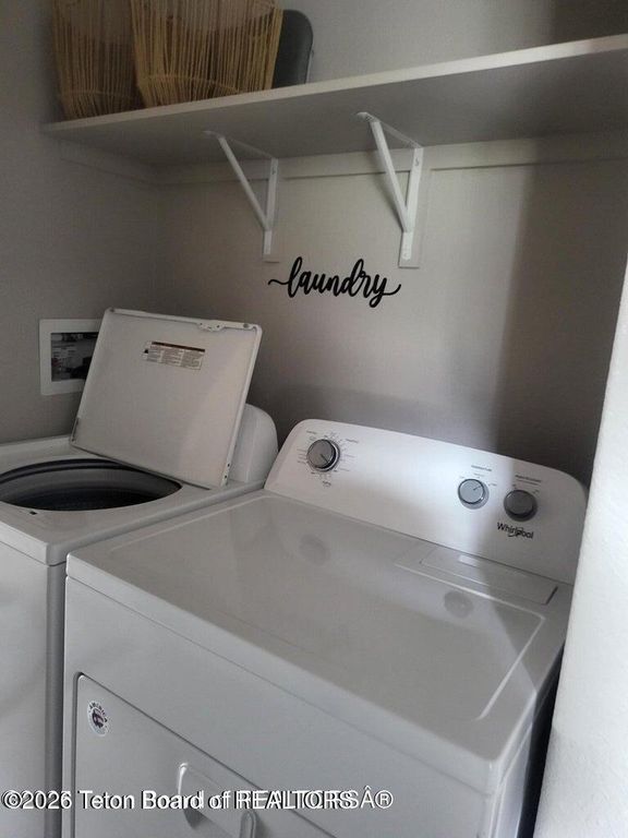 360 WOODEN SPUR Drive, Alpine, WY 83128 photo 8