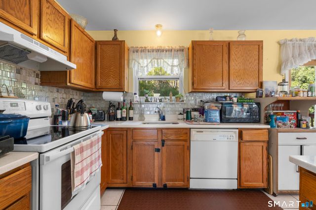 123 River Road, Shelton, CT 06484