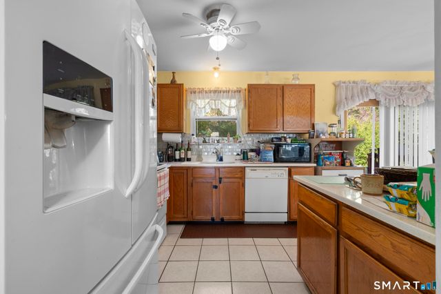 123 River Road, Shelton, CT 06484