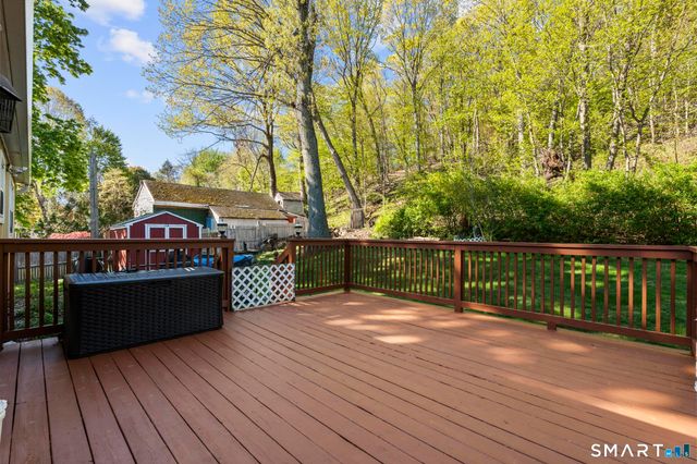 123 River Road, Shelton, CT 06484