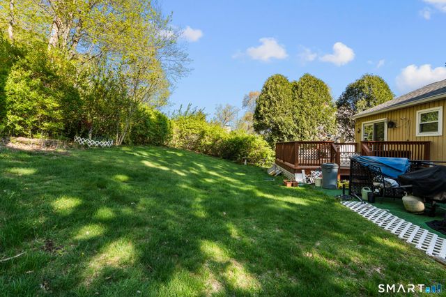 123 River Road, Shelton, CT 06484