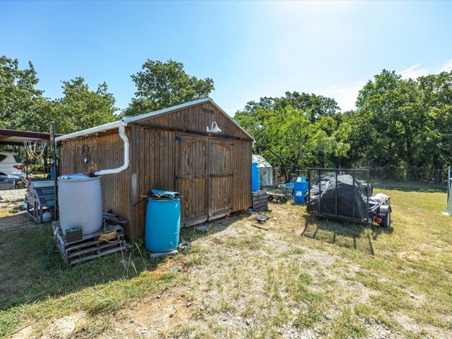 353 R And R Drive, Springtown, TX 76082