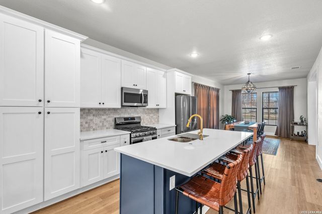 554 E Mitchell St, San Antonio, TX 78210
