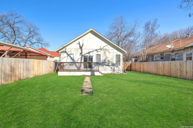 554 E Mitchell St, San Antonio, TX 78210