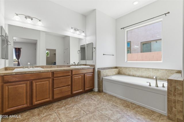674 E Sipapu Drive, Gilbert, AZ 85297