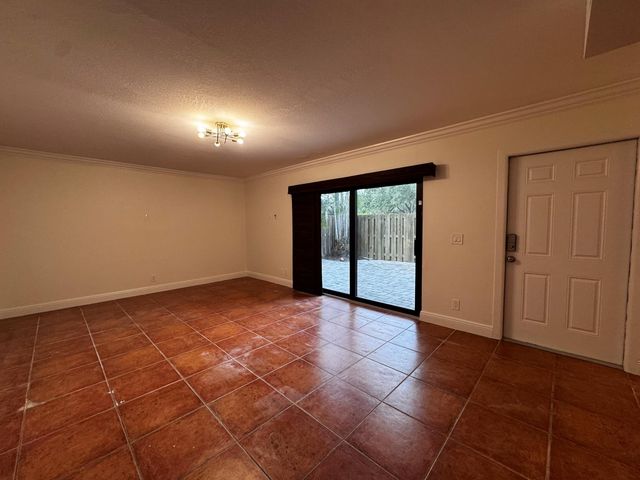 3205 Spanish Wells Dr C, Delray Beach, FL 33445