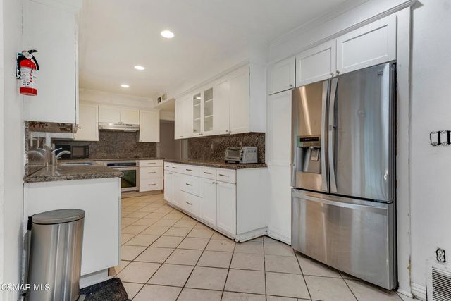 6108 Kentland Avenue, Woodland Hills, CA 91367