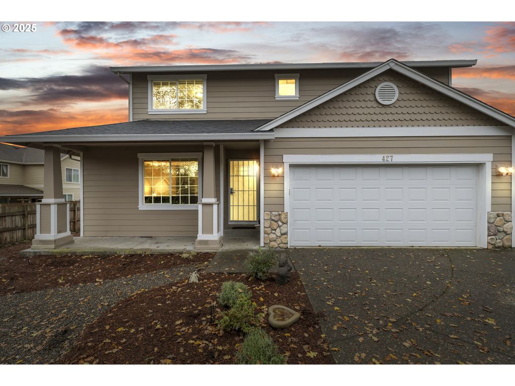 427 N 2ND St, St Helens, OR 97051