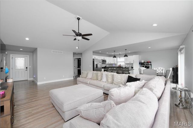 137 Mary Catherine Street, Waynesville, MO 65583