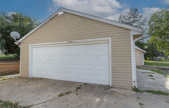 317 3rd Street, West Des Moines, IA 50265