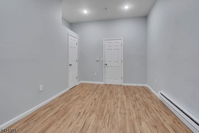 90 Park Ave, Paterson City, NJ 07501