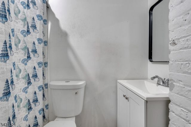 90 Park Ave, Paterson City, NJ 07501