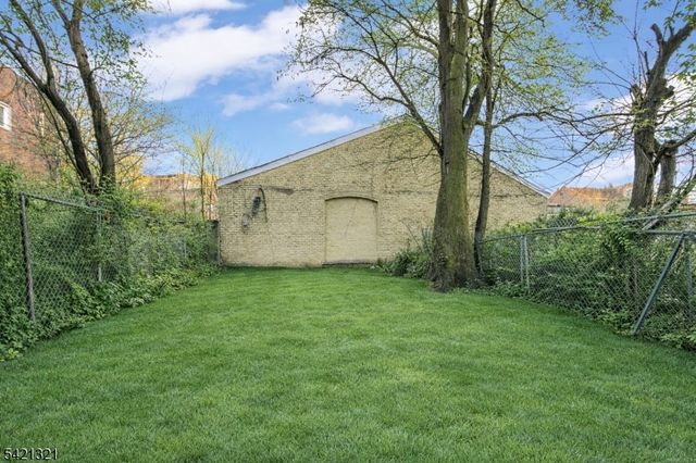 90 Park Ave, Paterson City, NJ 07501