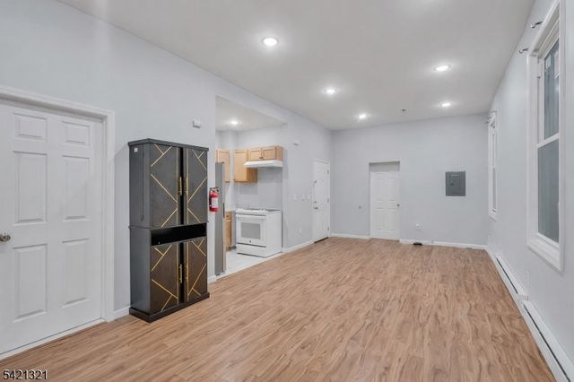 90 Park Ave, Paterson City, NJ 07501