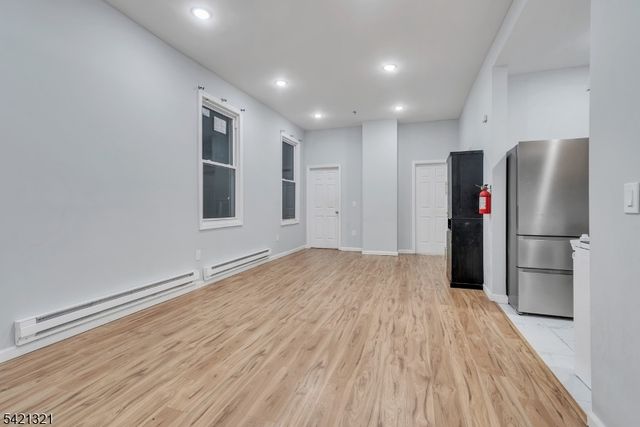 90 Park Ave, Paterson City, NJ 07501