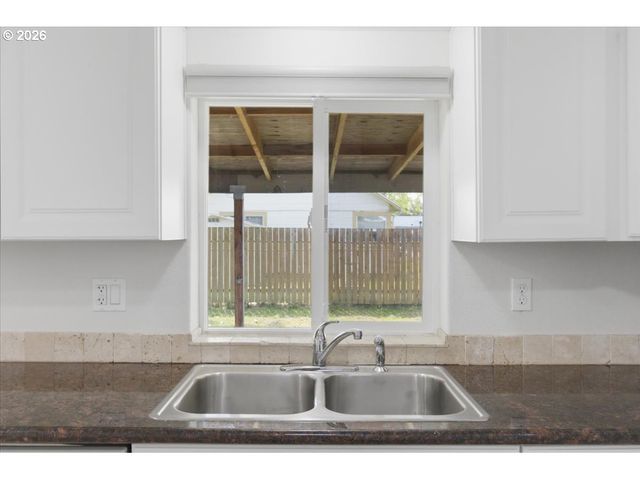 1126 6TH Ave Se, Albany, OR 97321
