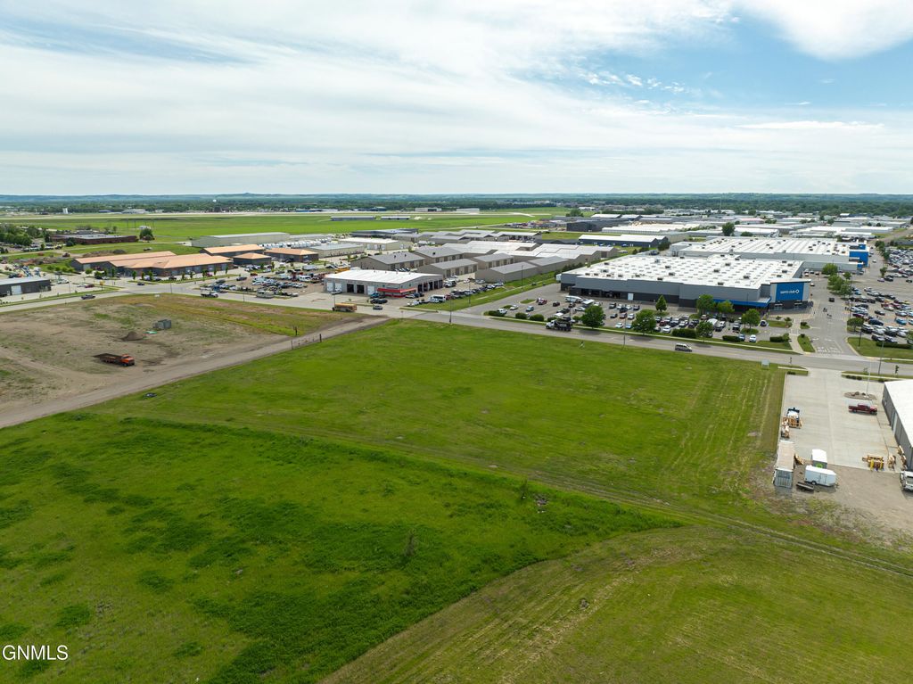 1201 Burlington Drive, Bismarck, ND 58504 photo 13