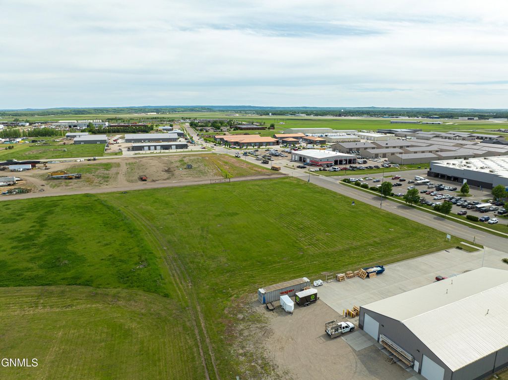 1201 Burlington Drive, Bismarck, ND 58504 photo 14