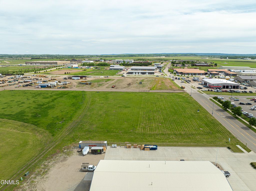 1201 Burlington Drive, Bismarck, ND 58504 photo 15