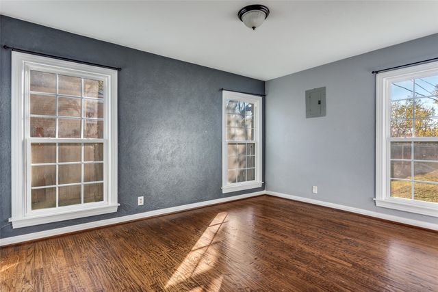 3216 Meadowbrook Drive, Fort Worth, TX 76103