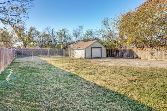 3216 Meadowbrook Drive, Fort Worth, TX 76103