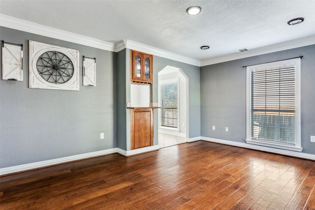 3216 Meadowbrook Drive, Fort Worth, TX 76103