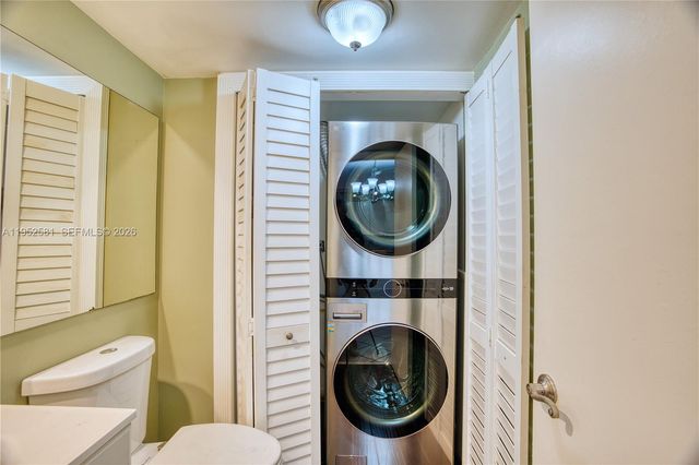 1419 14th Ct, Palm Beach Gardens, FL 33410