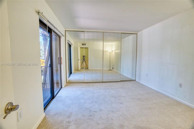 1419 14th Ct, Palm Beach Gardens, FL 33410