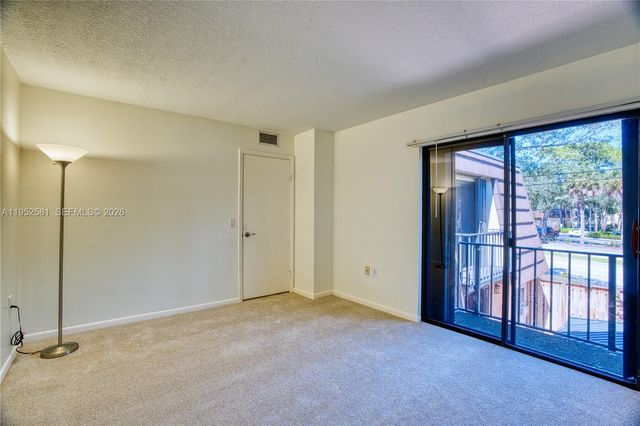 1419 14th Ct, Palm Beach Gardens, FL 33410