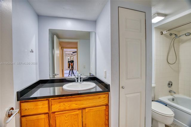 1419 14th Ct, Palm Beach Gardens, FL 33410