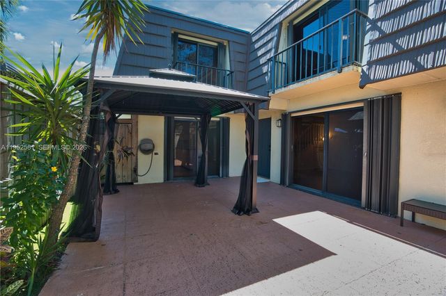 1419 14th Ct, Palm Beach Gardens, FL 33410