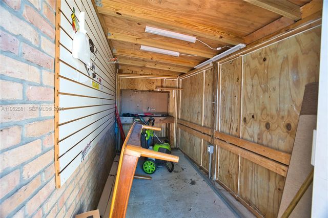 1419 14th Ct, Palm Beach Gardens, FL 33410