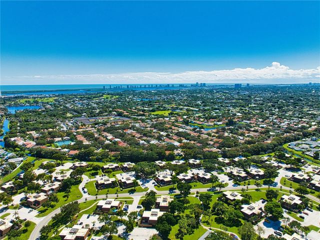 1419 14th Ct, Palm Beach Gardens, FL 33410