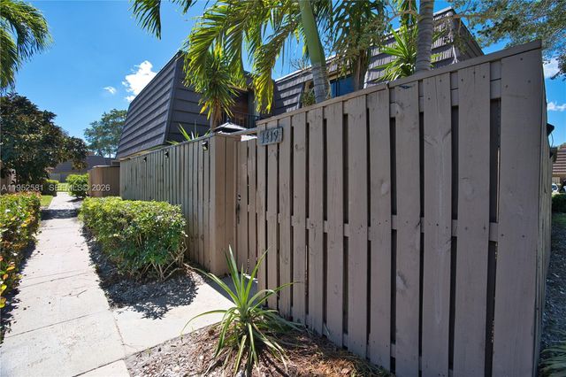 1419 14th Ct, Palm Beach Gardens, FL 33410