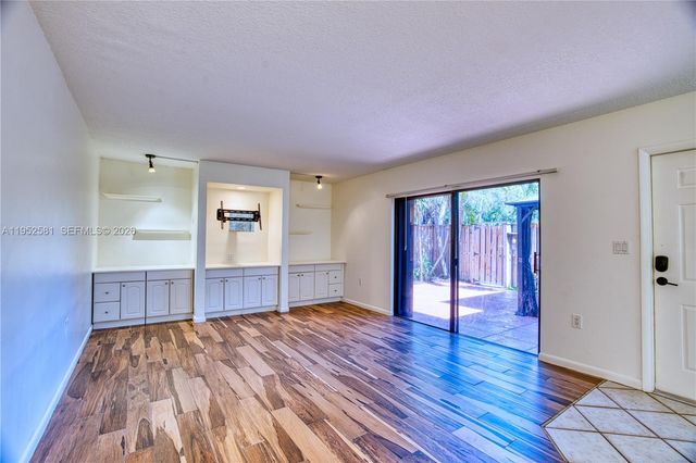 1419 14th Ct, Palm Beach Gardens, FL 33410