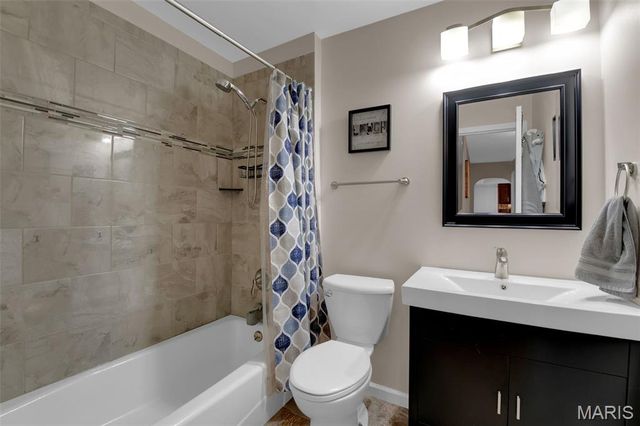 9 Treecrest Court, Fenton, MO 63026