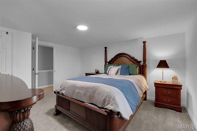 9 Treecrest Court, Fenton, MO 63026